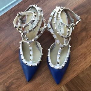 Valentino Garavani Rockstud Leather Pumps